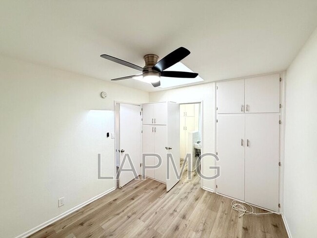 Building Photo - 6200 N Muscatel Ave