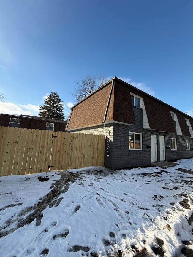 Building Photo - 1530 Genessee Ave