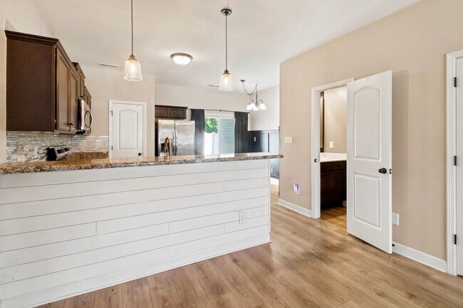Building Photo - 511 Justice Farm Dr