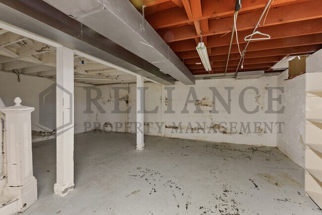 Building Photo - 1122 S Quentin St