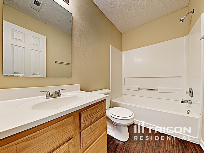Building Photo - 6733 Everbloom Ln