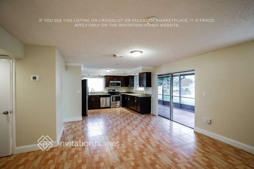 Building Photo - 13970 Langley Pl