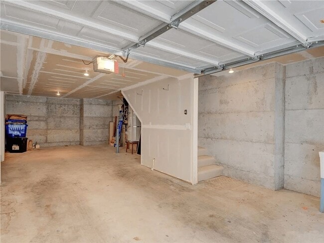 Building Photo - 722 Nob Hill Ave N