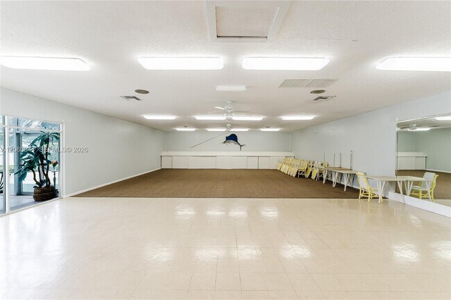 Building Photo - 400 Waterway Dr S