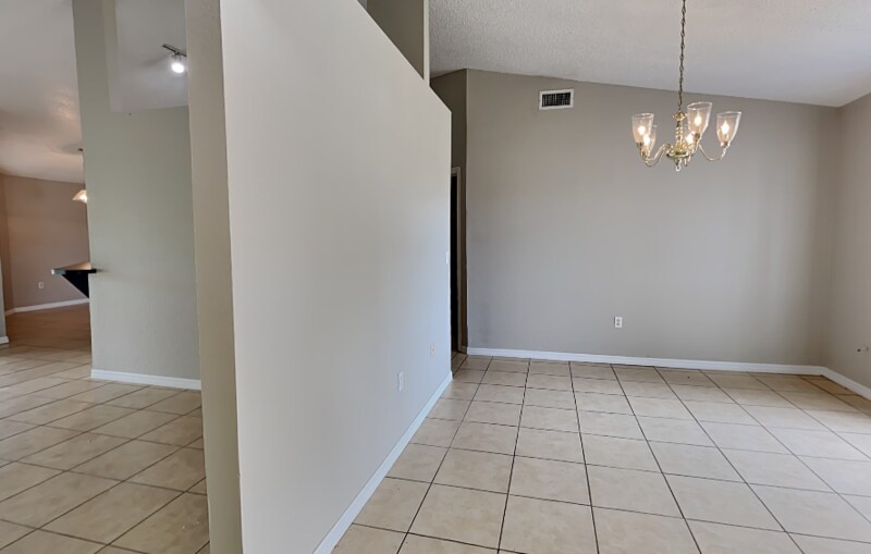 Building Photo - 817 Highland Crest Loop