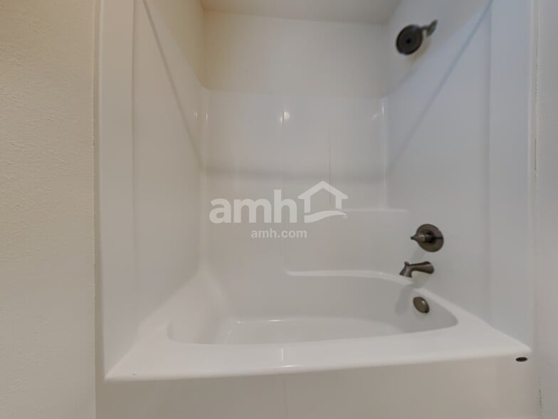 Building Photo - 7029 S 11th St