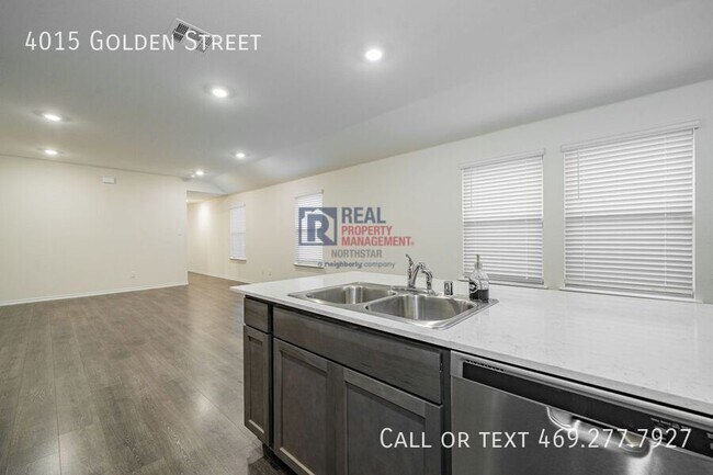 Building Photo - 4015 Golden St