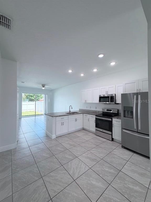 Building Photo - 812 Glastonbury Dr