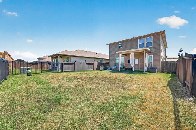 Building Photo - 5911 Waggoner Ranch Trail
