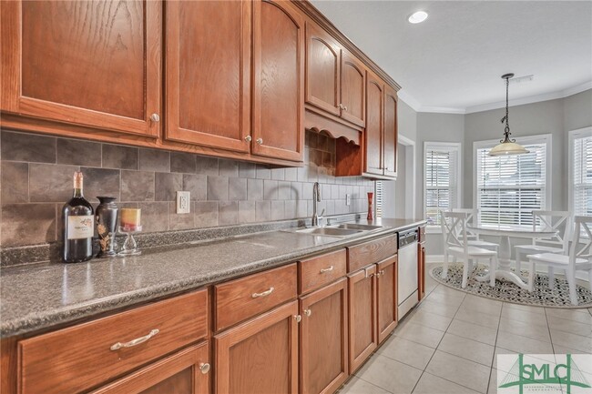 Building Photo - 720 English Oak Dr