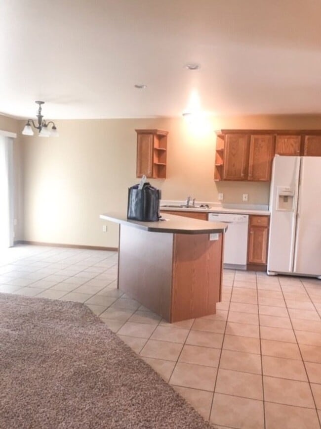 Building Photo - 3566-3572 East Meadows Place