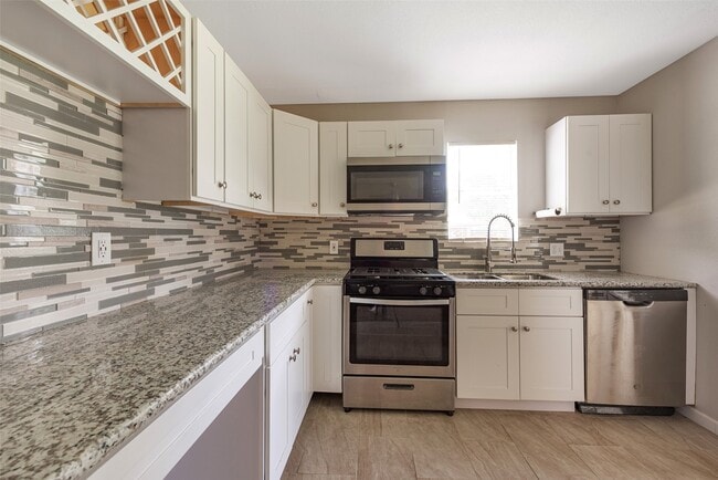 Building Photo - 202 Norview Dr