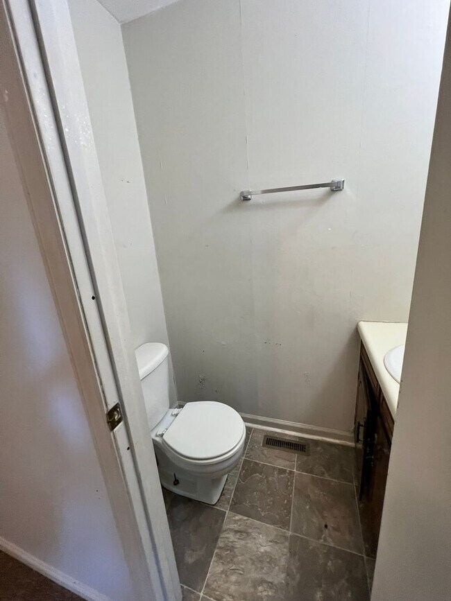 Building Photo - 3BD/ 2BA W Fredericks Street