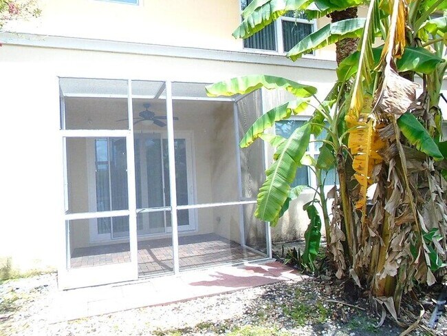 Building Photo - 2210 Seminole Palms Dr