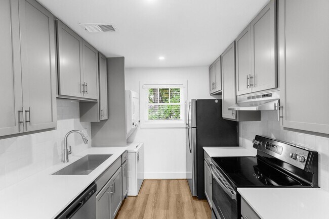 Interior Photo - Townview