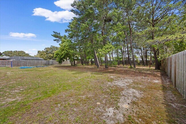 Building Photo - 1922 Coral St