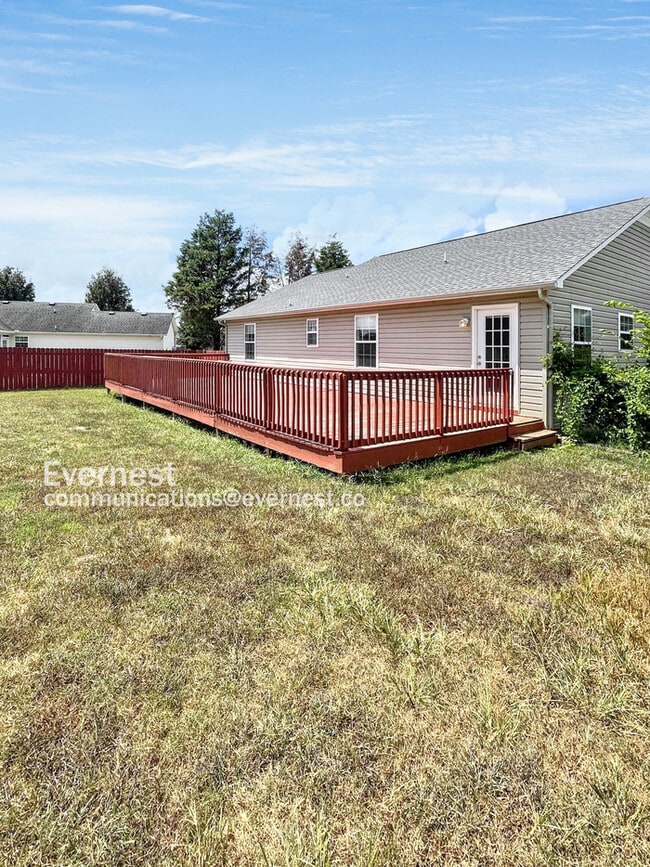 Building Photo - 1604 Mary Ct