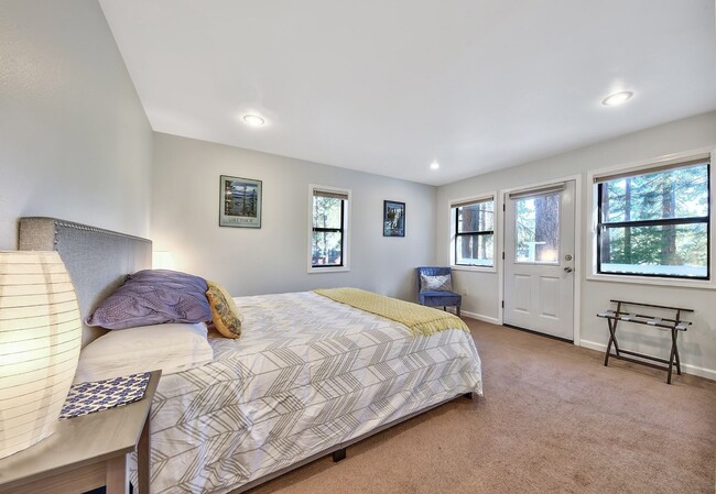 Building Photo - 8862 Minnow Ave