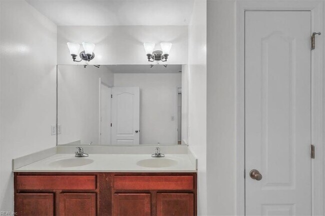 Building Photo - 1315 Teton Cir