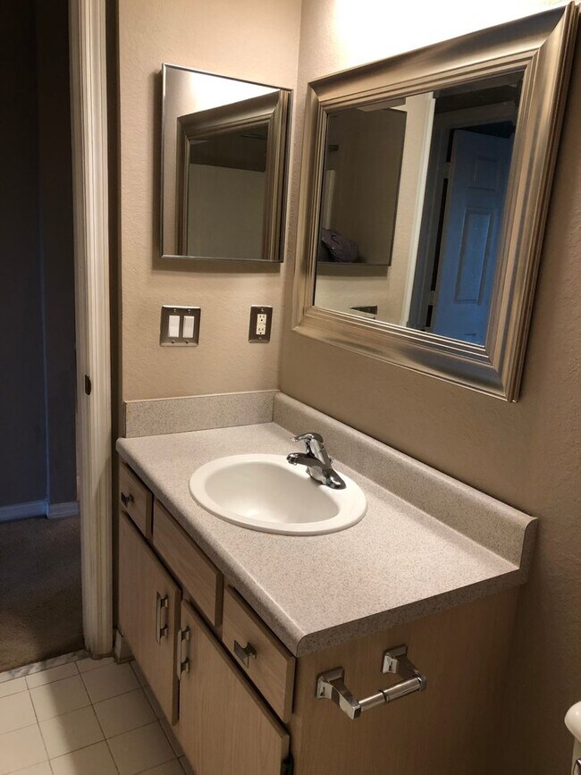 Building Photo - APARTMENT FOR RENT IN THE BEST AREA OF ORLANDO