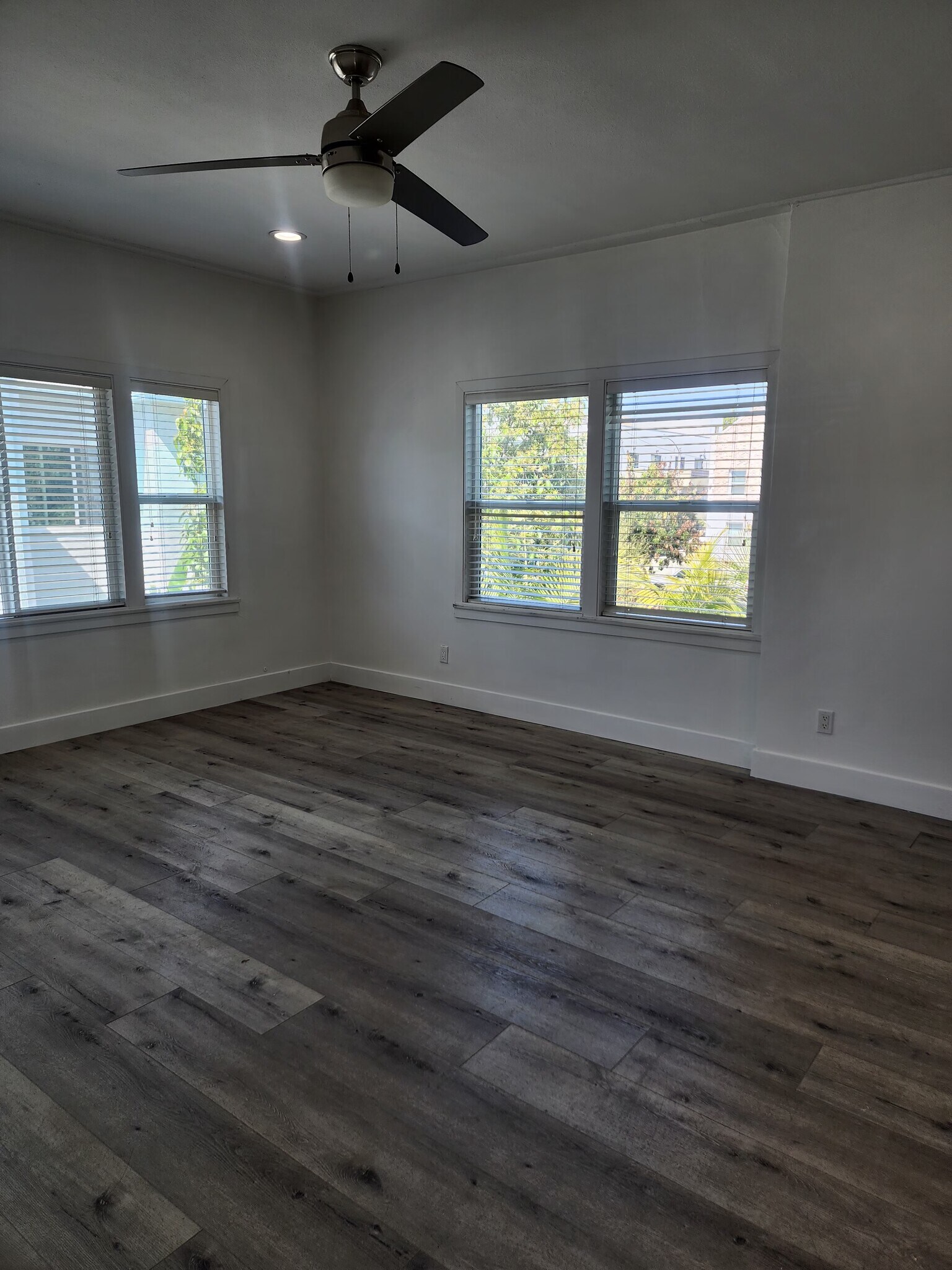 Building Photo - 119 S Westmoreland Ave