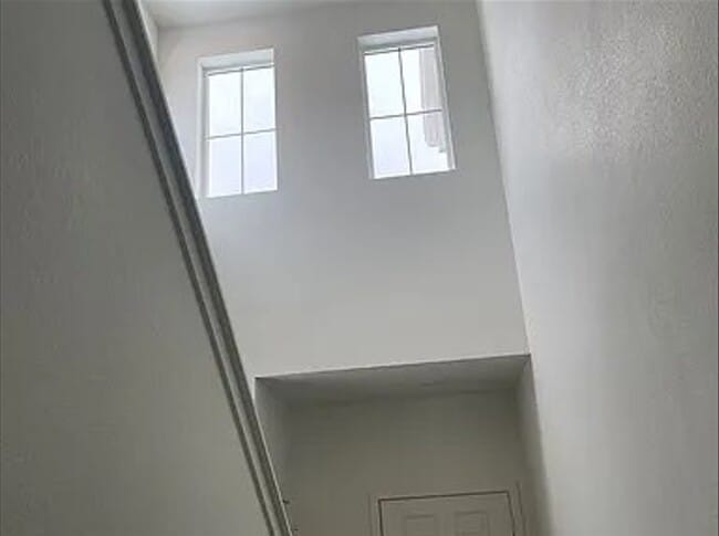Building Photo - 661 Brookwood Dr