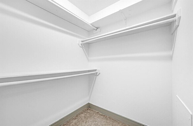 Building Photo - 725 Talmalge Hall Dr