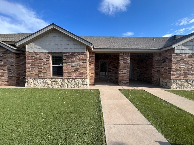 Primary Photo - Cute 3/2/2 townhome in the Lubbock-Cooper ...