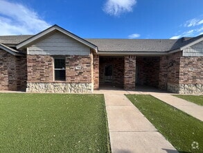 Building Photo - Cute 3/2/2 townhome in the Lubbock-Cooper ...