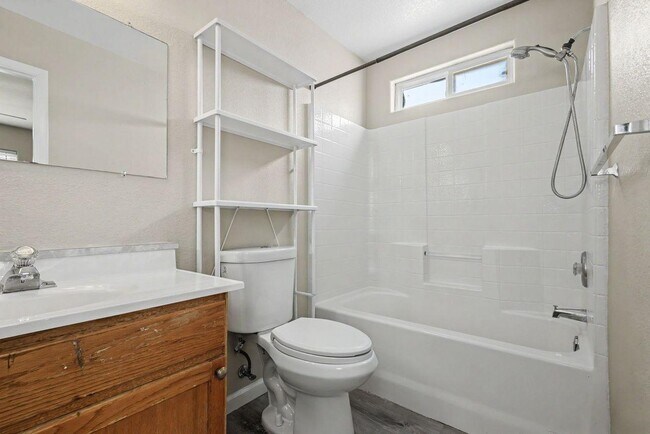 Building Photo - 1081 Jubilee Ct