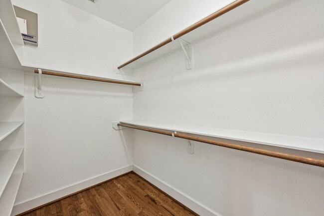 Building Photo - 1537 Alexander St