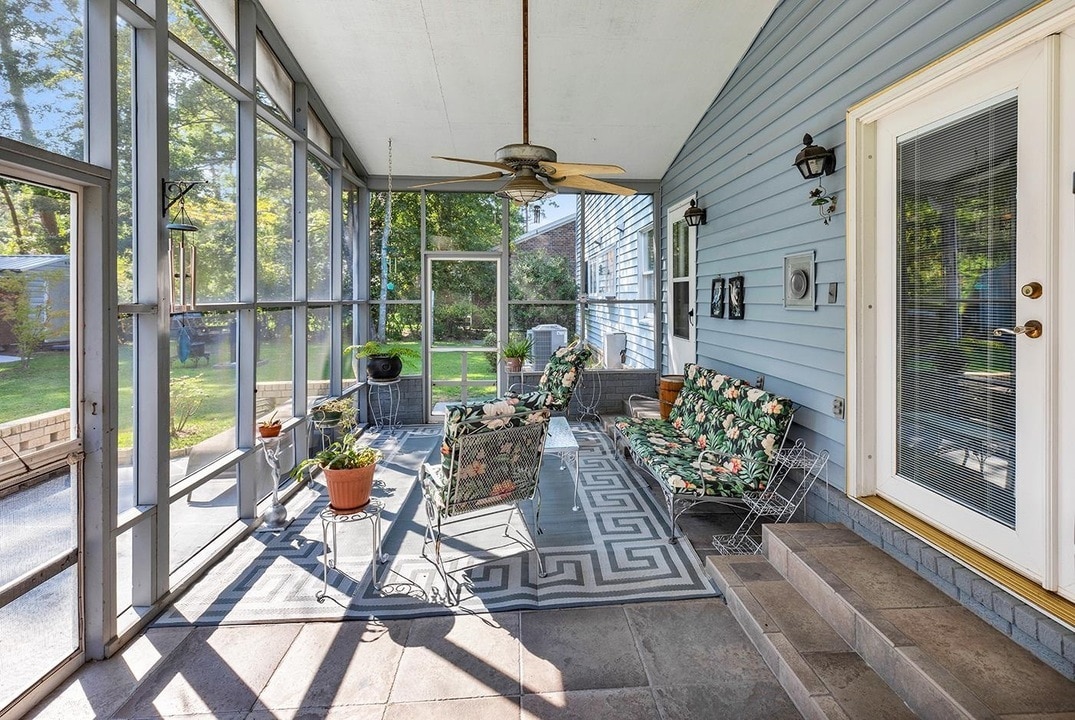 back Porch - 118 Wofford Rd