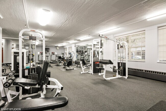 Building Photo - 21 W Chestnut St