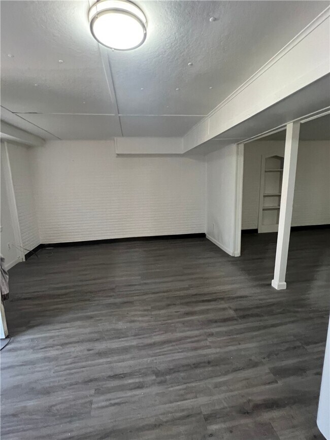 Building Photo - 10 Brig Dean Rd