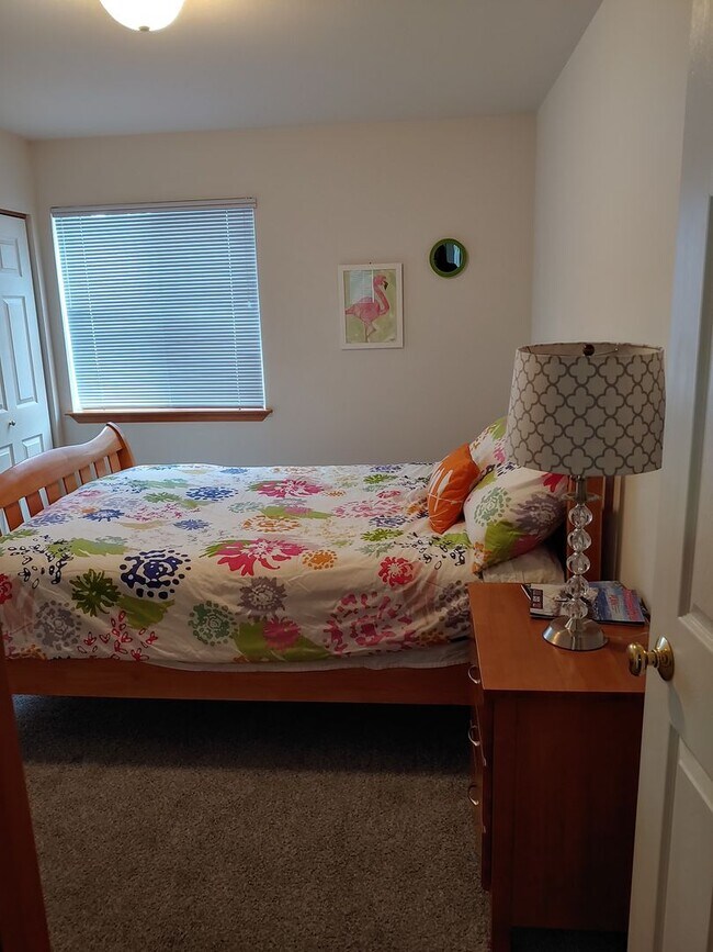 Building Photo - "Welcome to the fully furnished rancher wi...