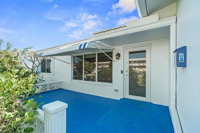 Building Photo - 330 S Golf Blvd