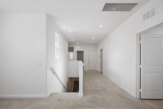 Building Photo - NEW LISTING 4 Bedroom, 3 Bathroom, 2 Garage Detached Condominium, with HVAC, Tankless Water Heate...