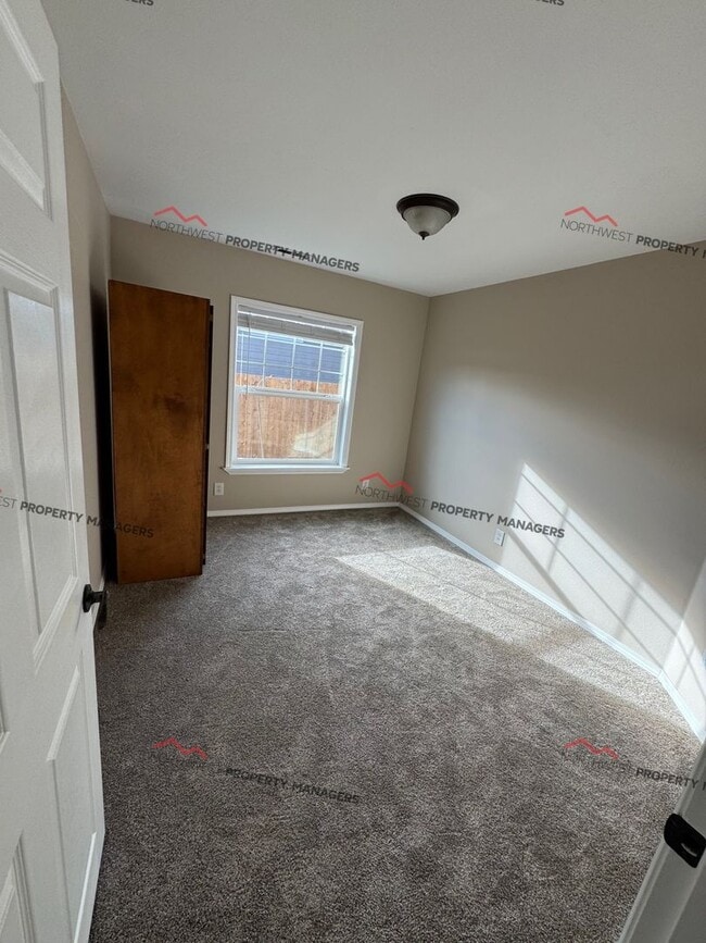 Building Photo - STATUS: *PENDING APPLICATION*  - R100  $2295