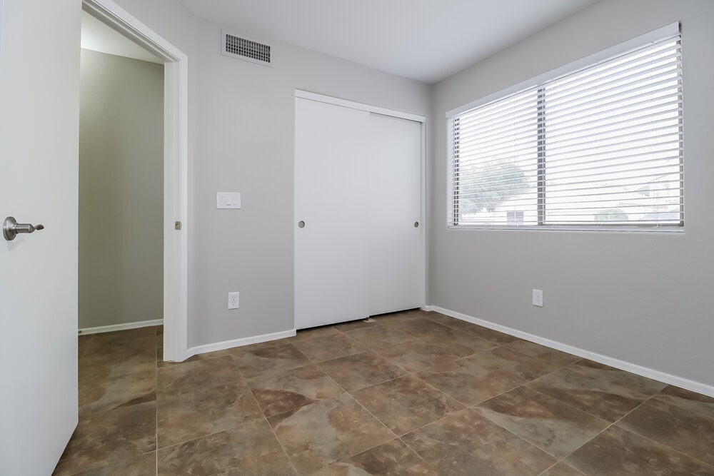 Building Photo - 12913 W Sheridan St