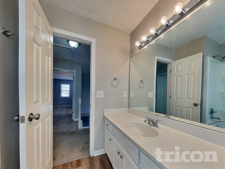 Building Photo - 3845 Forsythia Way