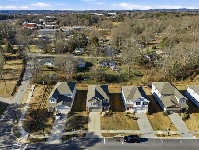 Building Photo - 21 Golden Eagle Pkwy