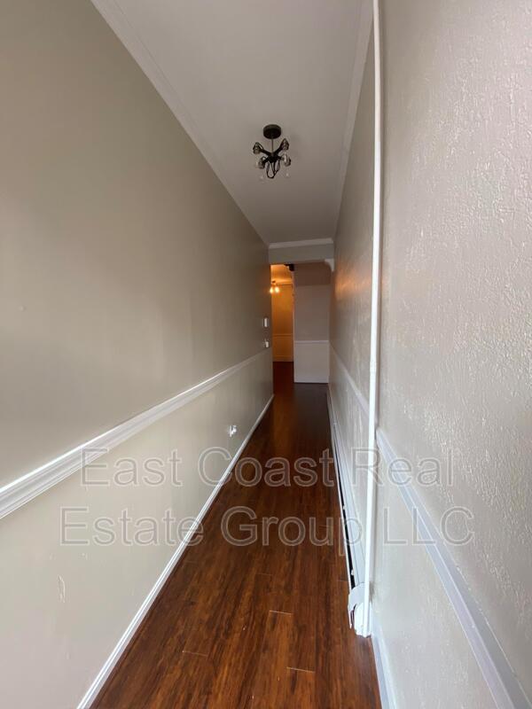 Building Photo - 4 W Water St