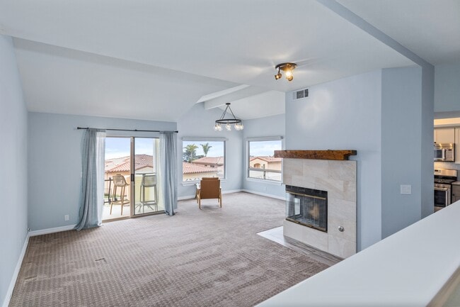 Building Photo - 2084 Costa del Sol