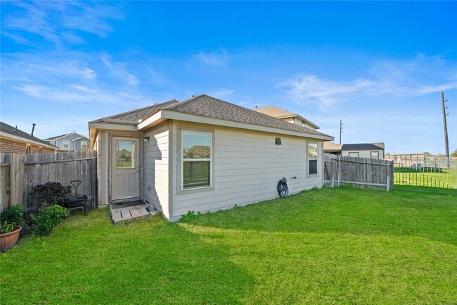 Building Photo - 5742 Pampus Prairie Rd