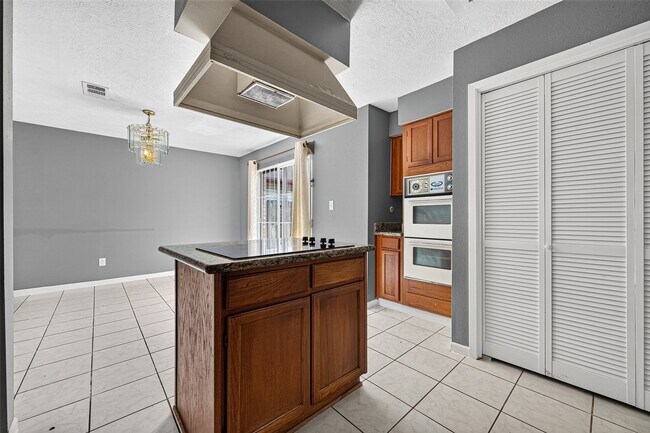Building Photo - 4131 Baynard Dr