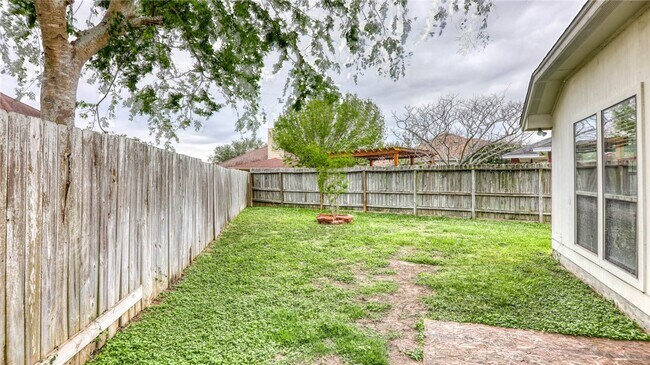 Building Photo - 2542 Windrose Dr