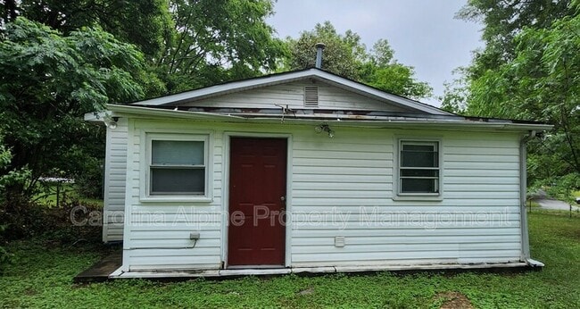 Primary Photo - 609 Hillcrest St