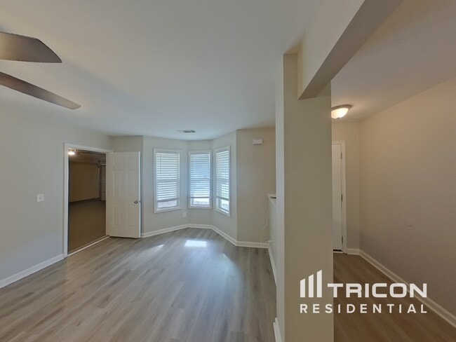 Building Photo - 455 Abbey Pl