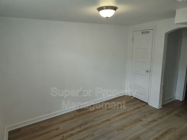 Building Photo - 2121 Park Pl