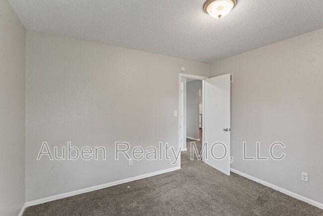 Building Photo - 1426 S Haden Ct